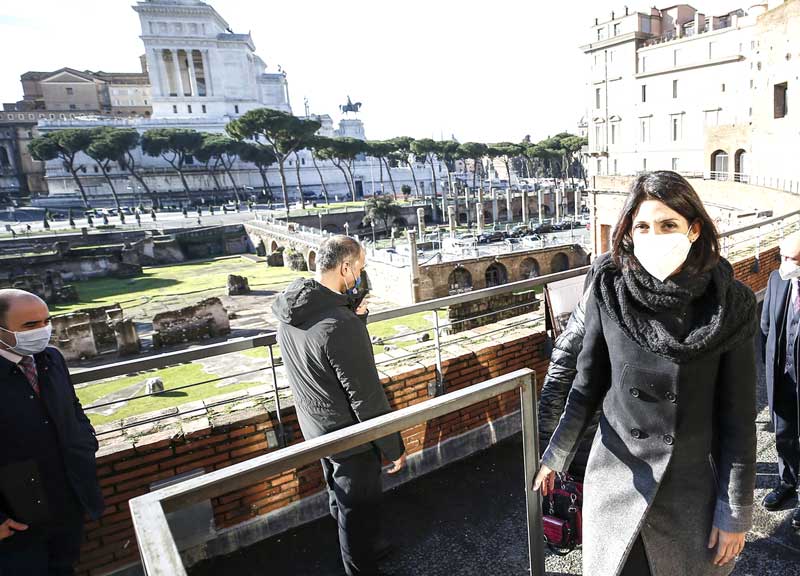 Roma, lavoro e turismo in coda ai pensieri della Raggi. Il bilancio fa ridere Roma, lavoro e turismo in coda ai pensieri della Raggi. Il bilancio fa ridere