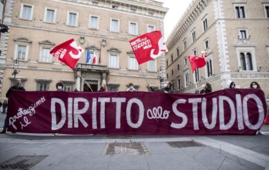 Gli studenti bocciano la DAD: il digital divide ne esclude uno su quattro