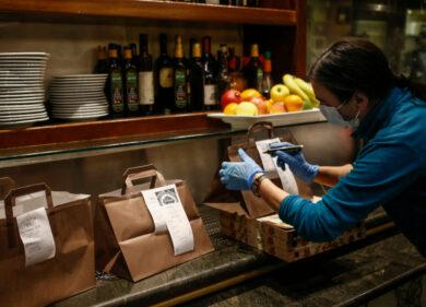 Ordina cibo d’asporto per 2.500 euro senza mai pagare: denunciata