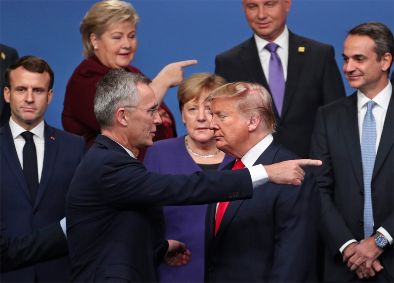 Galleria foto 'Usa, tutta la Silicon blocca Trump. No di Merkel-Macron. E Twitter crolla a WS' - foto 1