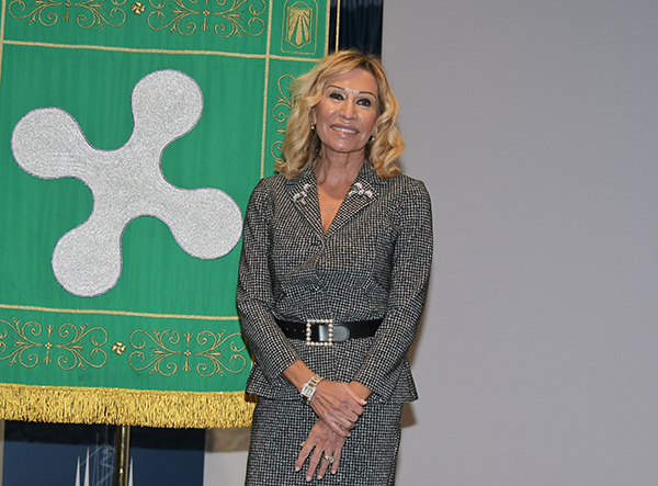 Letizia Moratti con la nuova Giunta Regionale Lombarda Letizia Moratti con la nuova Giunta Regionale Lombarda