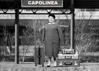 Crisi di governo, l’ironia del web: Bellanova con le valigie