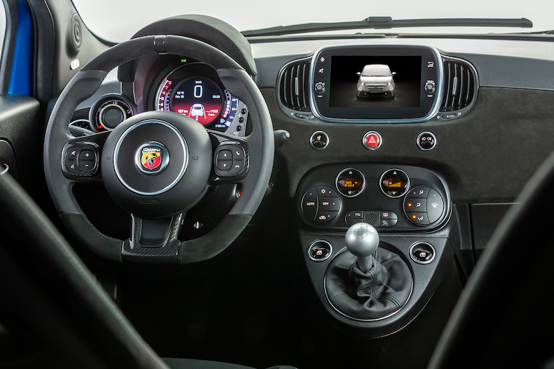 Abarth rinnova la gamma 595 con le nuove Turismo, Competizione ed Esseesse Abarth rinnova la gamma 595 con le nuove Turismo, Competizione ed Esseesse