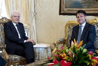 Mattarella amareggiato ma pronto. “Responsabili”, solo con un loro partito