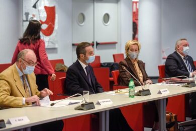 Lombardia, prima seduta nuova giunta. Fontana: “Avanti con impegno”