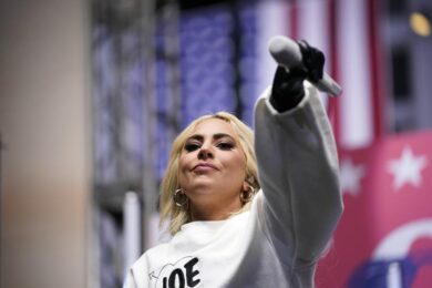 Lady Gaga canterà l’inno per l’insediamento di Biden. Si esibirà anche JLo