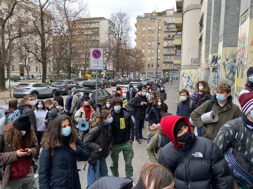 Dad, altri licei milanesi occupati dagli studenti Dad, altri licei milanesi occupati dagli studenti