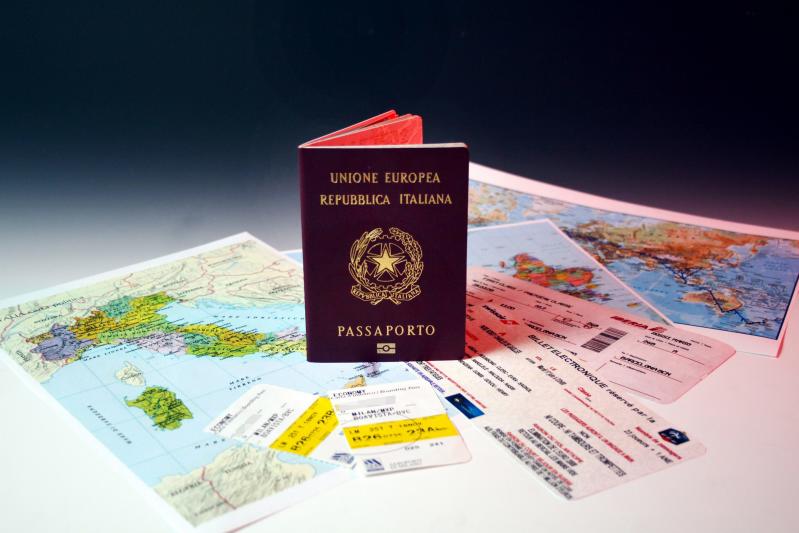Vaccino, senza è impossibile viaggiare: passaporto italiano? No, anti-Covid Vaccino, senza è impossibile viaggiare: passaporto italiano? No, anti-Covid
