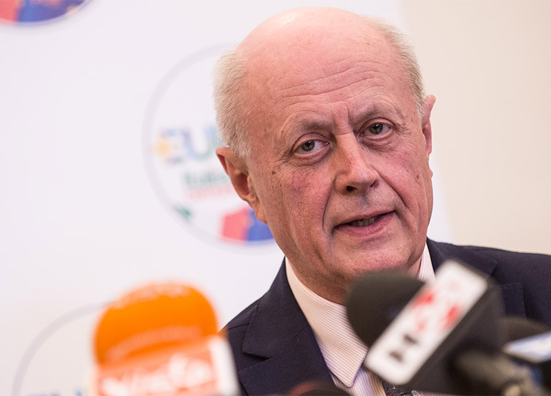 Tabacci “scrive” il discorso a Conte.”Unisci i centristi e ottieni la fiducia” Tabacci “scrive” il discorso a Conte.”Unisci i centristi e ottieni la fiducia”