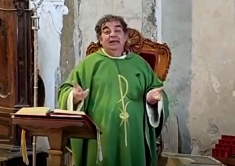L’omelia del parroco di Paola: “Di Maio? Un povero figliolo, guardate come parla di Draghi…” L’omelia del parroco di Paola: “Di Maio? Un povero figliolo, guardate come parla di Draghi…”