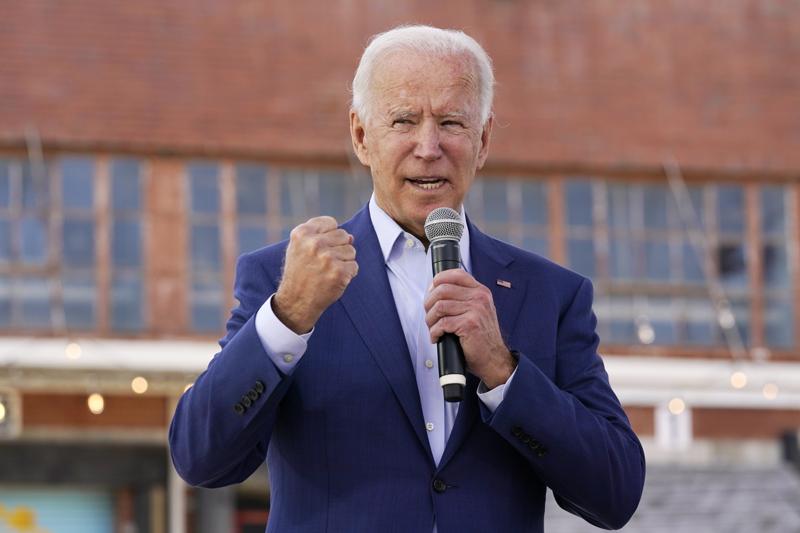 Vaccino, il motivo dei tagli di Pfizer. Biden ha voluto 100 mln di dosi in più Vaccino, il motivo dei tagli di Pfizer. Biden ha voluto 100 mln di dosi in più