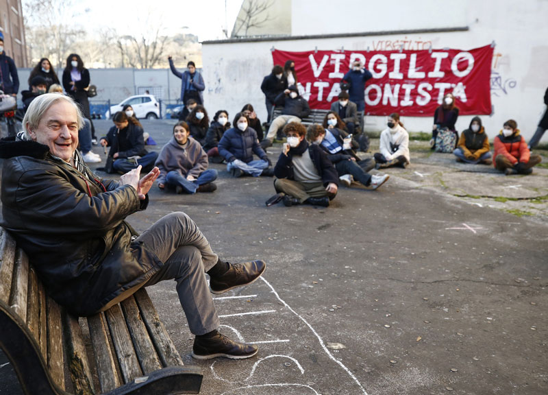 Roma, scuole nella protesta. In piazza i ragazzi di Righi, Visconti e Cavour Roma, scuole nella protesta. In piazza i ragazzi di Righi, Visconti e Cavour