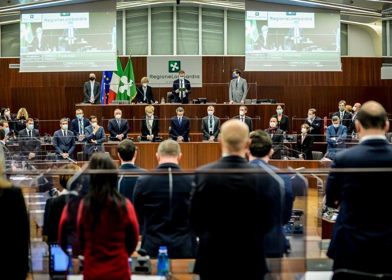 Regione Lombardia, prima seduta con la nuova Giunta. FOTO Regione Lombardia, prima seduta con la nuova Giunta. FOTO