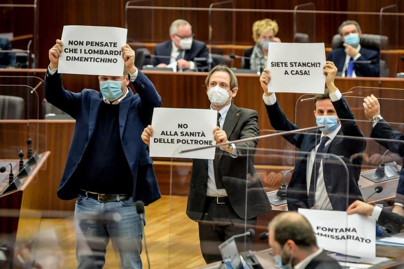 Regione Lombardia, prima seduta con la nuova Giunta. FOTO Regione Lombardia, prima seduta con la nuova Giunta. FOTO