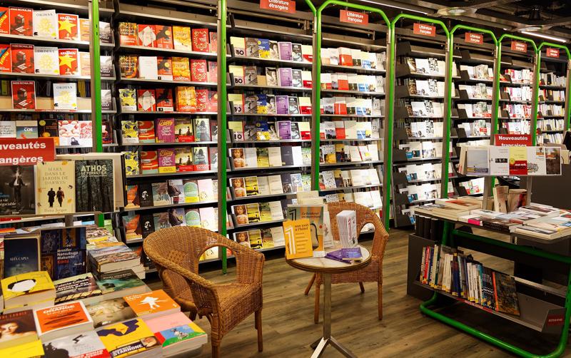 Parigi, ko storica libreria Gibert Jeune.Stremata da gilet gialli e Covid Parigi, ko storica libreria Gibert Jeune.Stremata da gilet gialli e Covid