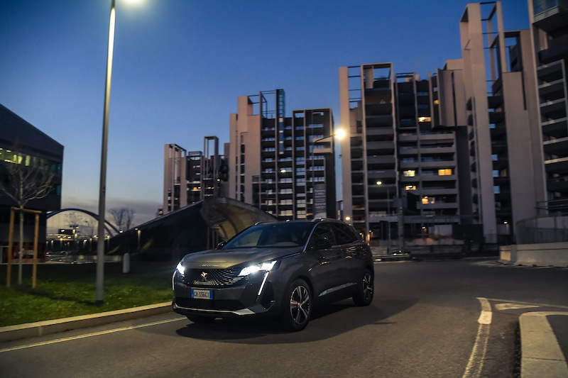 Peugeot Night Vision,alza gli standard di sicurezza nella guida notturna Peugeot Night Vision,alza gli standard di sicurezza nella guida notturna