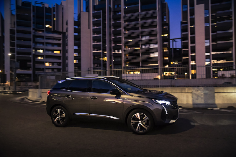 Peugeot Night Vision,alza gli standard di sicurezza nella guida notturna Peugeot Night Vision,alza gli standard di sicurezza nella guida notturna
