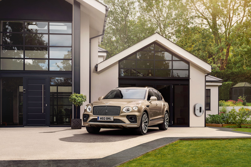 Bentley lancia la nuova Bentyaga Hybrid