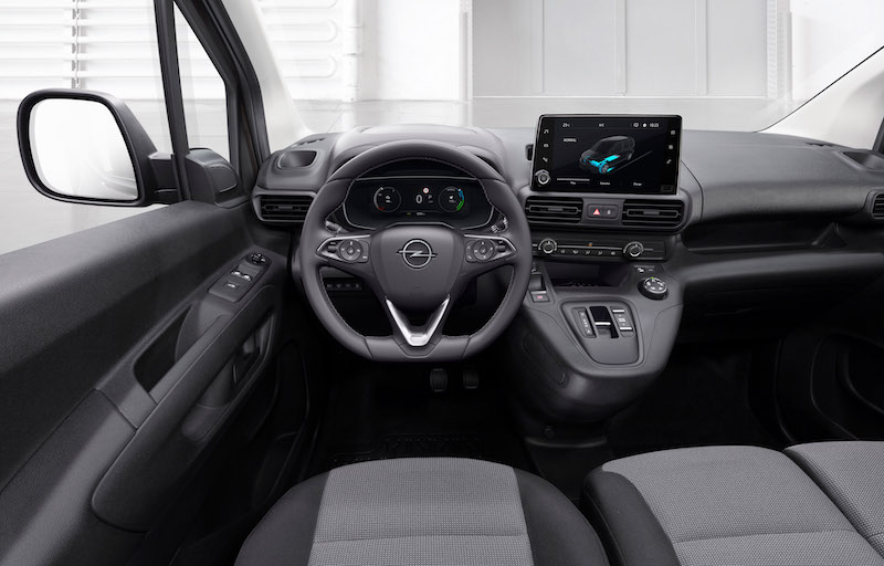 Opel presenta la versione elettrica del Van Combo-E Opel presenta la versione elettrica del Van Combo-E