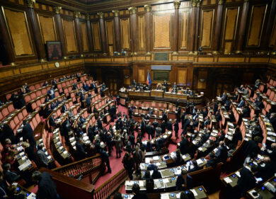 La due giorni parlamentare sul governo. Spettacolo scadente senza precedenti