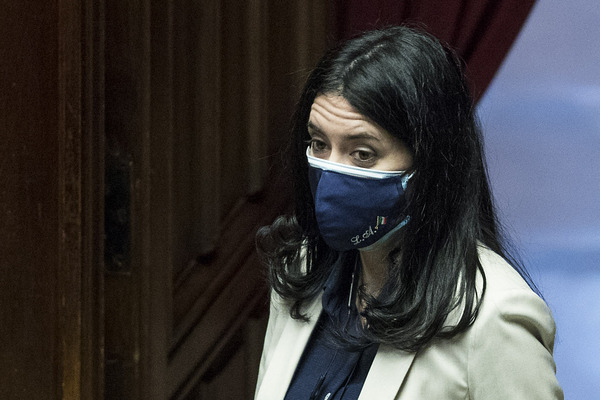 Arcuri: “Nessuna love story con Azzolina”. La ministra: “Fiction” Arcuri: “Nessuna love story con Azzolina”. La ministra: “Fiction”