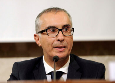 Governo, Ciampolillo: “Vaccino? Non serve. Il Covid si cura con la cannabis”