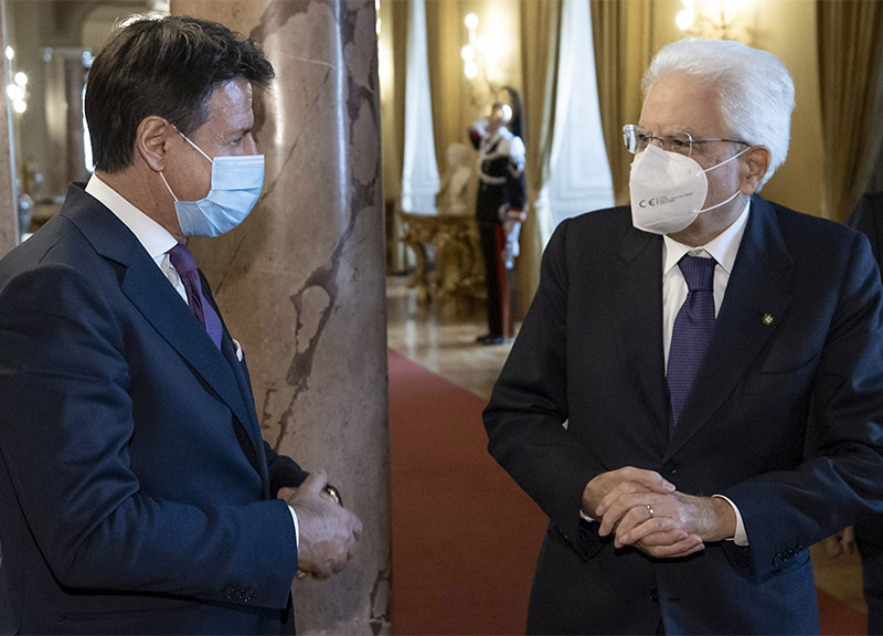 Conte ha provato a chiedere tempo. Mattarella gli ha detto di fare in fretta Conte ha provato a chiedere tempo. Mattarella gli ha detto di fare in fretta