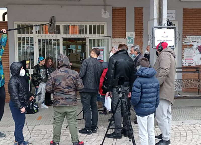 Cinemart, ecco “Un regalo dal passato”, il film girato interamente a scuola Cinemart, ecco “Un regalo dal passato”, il film girato interamente a scuola