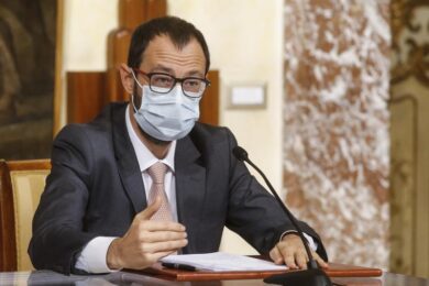 “Elezioni? Conte candidato premier”. M5S, il ministro Patuanelli ad Affari