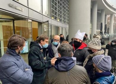 “Fateci lavorare”: la protesta dei ristoratori in Regione. FOTO