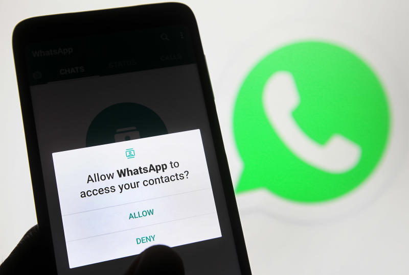 Whatsapp, messaggi cancellati come recuperarli: si può farlo gratis con un’app Whatsapp, messaggi cancellati come recuperarli: si può farlo gratis con un’app