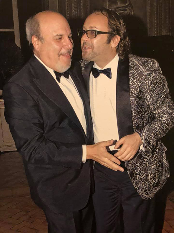 Alan Friedman “balla col suo compagno”: spuntano le foto sui social…