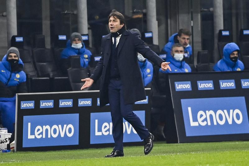 Inter fermata dall’Udinese. Conte e Oriali espulsi dall’arbitro Maresca Inter fermata dall’Udinese. Conte e Oriali espulsi dall’arbitro Maresca