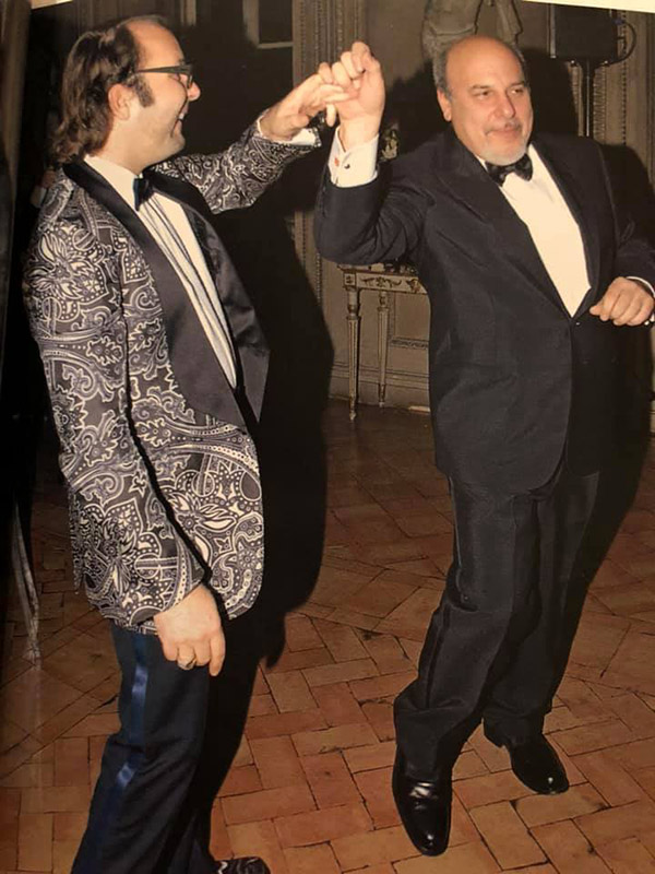 Alan Friedman “balla col suo compagno”: spuntano le foto sui social…