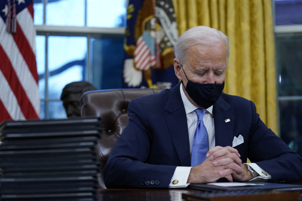Biden come Trump, Buy American: solo prodotti Usa per gli appalti federali Biden come Trump, Buy American: solo prodotti Usa per gli appalti federali