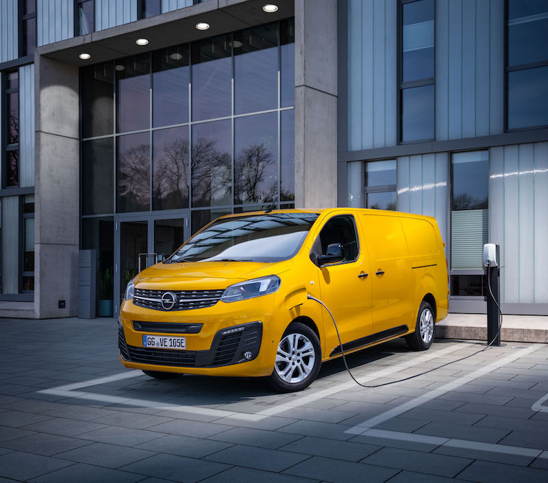 Opel, l’elettrico divertente ed adatto all’uso quotidiano Opel, l’elettrico divertente ed adatto all’uso quotidiano