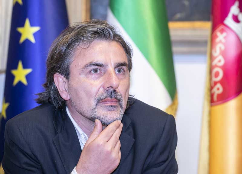 Raggi da record: 15 assessori in 5 anni. Ecco perché Lemmetti resiste ancora Raggi da record: 15 assessori in 5 anni. Ecco perché Lemmetti resiste ancora