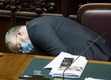 Mps, banca sempre più zombie. Un miliardo di ricavi non torna più