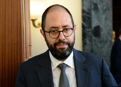 Pd: “Il punto non è Conte sì-Conte no. Il governo riparte anche con Iv”