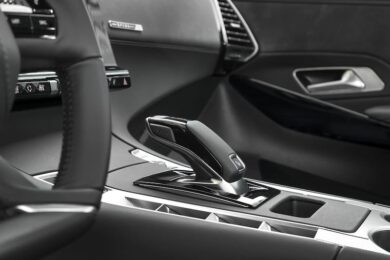 DS 7 Crossback: un abitacolo raffinato grazie a lavorazioni artigianali