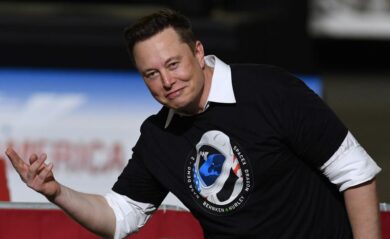 Scontro aperto tra Musk e Bezos. E’ guerra sui satelliti internet