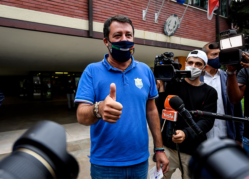 Salvini: “Via Conte e ragioniamo. Pronti a discutere con tutti di temi reali” Salvini: “Via Conte e ragioniamo. Pronti a discutere con tutti di temi reali”