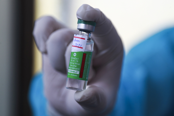 Vaccini covid, report Fondazione Gimbe: in Lombardia più dosi a non sanitari Vaccini covid, report Fondazione Gimbe: in Lombardia più dosi a non sanitari