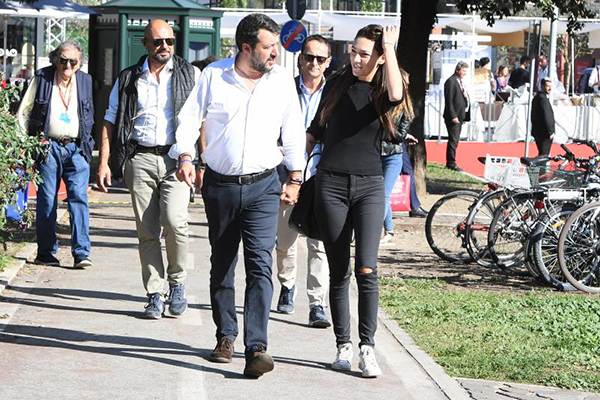 Matteo Salvini, quei like a Selvaggia su Instagram… Francesca Verdini lo sa? Matteo Salvini, quei like a Selvaggia su Instagram… Francesca Verdini lo sa?