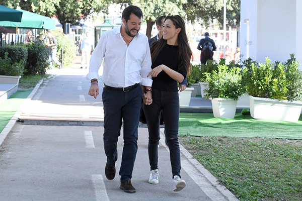 Matteo Salvini, quei like a Selvaggia su Instagram… Francesca Verdini lo sa? Matteo Salvini, quei like a Selvaggia su Instagram… Francesca Verdini lo sa?