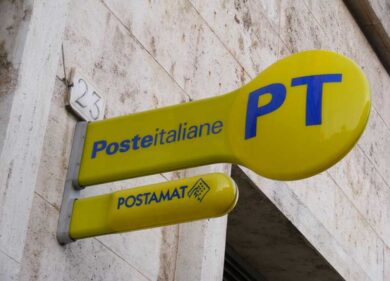 Danni a 4 sedi Poste Italiane, perquisite abitazioni di anarchici
