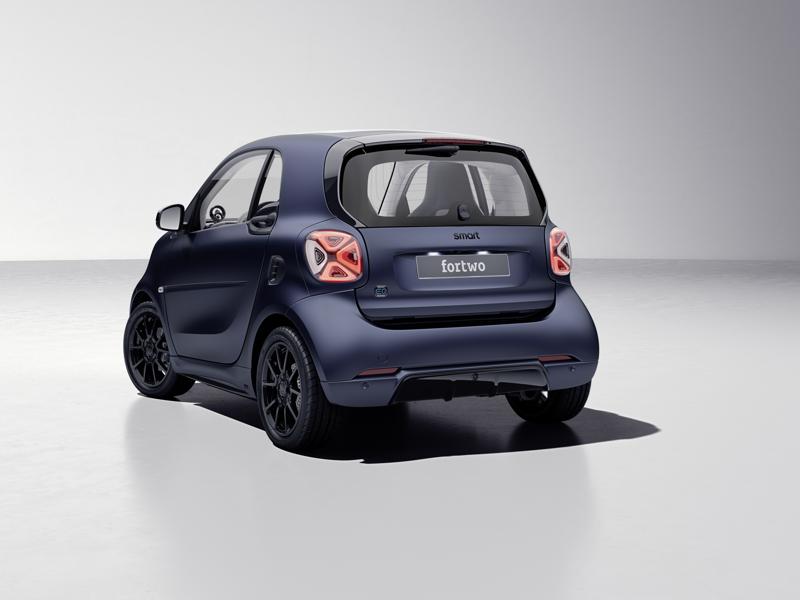 Smart presenta EQ fortwo edition bluedawn Smart presenta EQ fortwo edition bluedawn