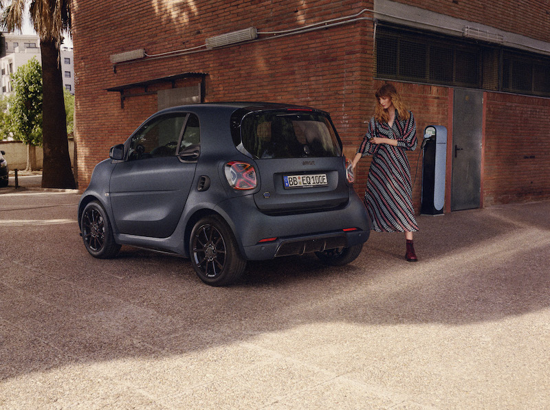 Smart presenta EQ fortwo edition bluedawn Smart presenta EQ fortwo edition bluedawn