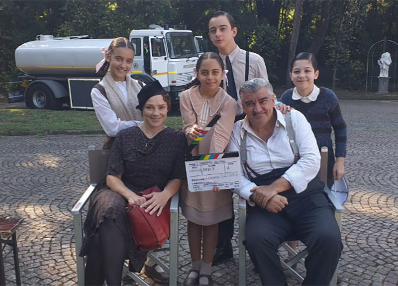 La Donnarumma da “Il commissario Ricciardi” al set di Generazione 56K La Donnarumma da “Il commissario Ricciardi” al set di Generazione 56K