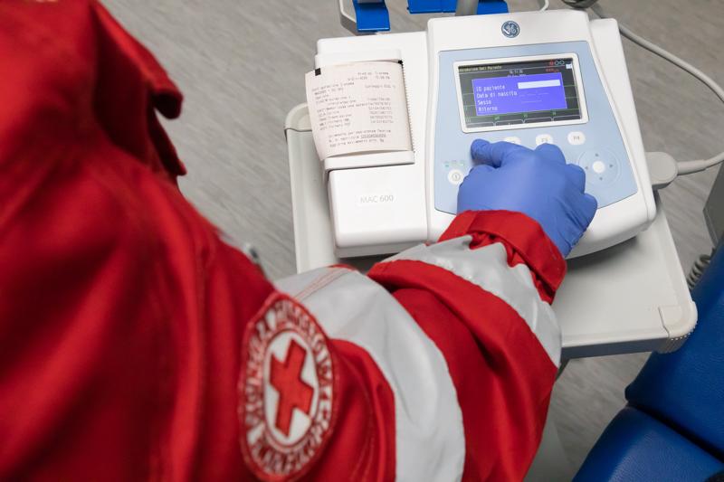 GE Healthcare dona due elettrocardiografi alla Croce Rossa di Milano GE Healthcare dona due elettrocardiografi alla Croce Rossa di Milano